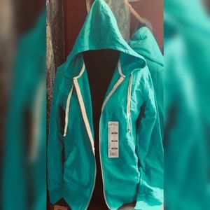 3️⃣❌2️⃣5️⃣— Eddie Bauer hoodie